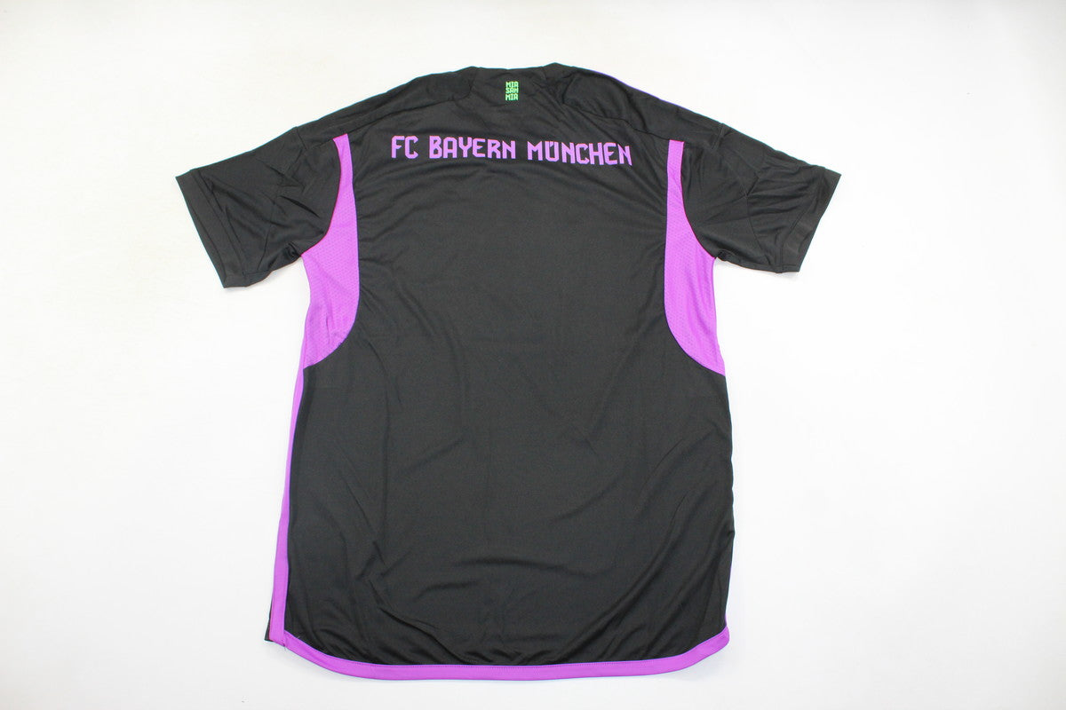 Bayern Munich Away Shirt 2023/24
