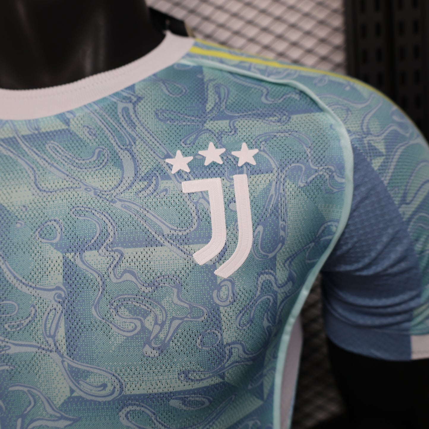 Juventus Away Shirt 2025/26