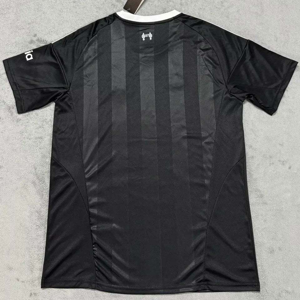 Liverpool Black Goalkeeper Shirt 2025/26